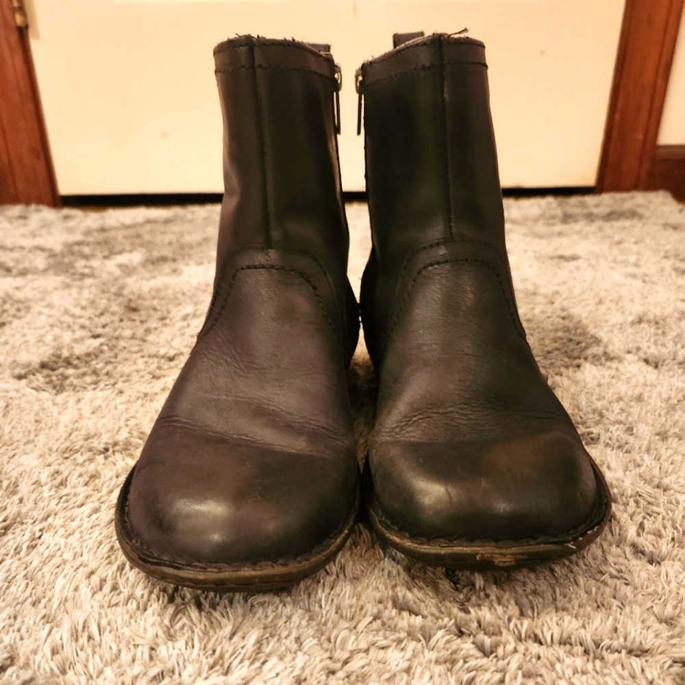 Uggs Women's Black Ankle Boots